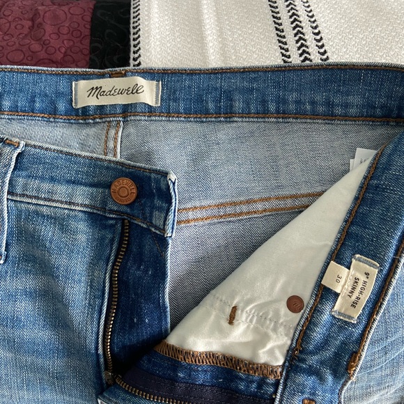 Madewell 9” High Rise Skinny Jeans - Picture 4 of 4